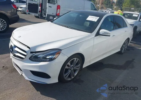 2016 Mercedes-Benz E 350 z USA, uszkodzony, nr VIN WDDHF5KBXGB197003